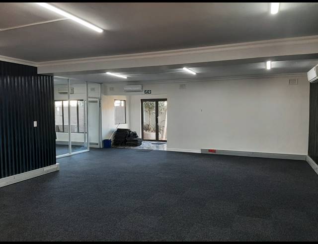 121M² OFFICE TO LET IN HILLCREST CENTRAL